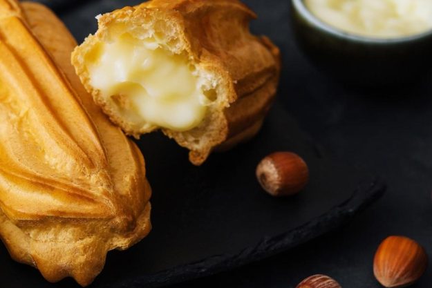 Backkurs Frankfurt – Eclairs mit Vanille-Füllung