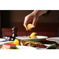 Französischer Kochkurs Frankfurt – mit Zitronensaft nappieren