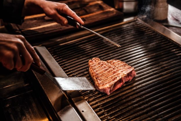 Grillkurs Heidelberg – Steak wird gegrillt