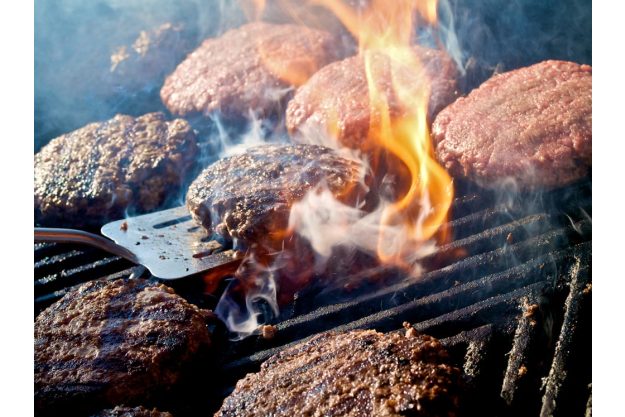Grillkurs Mannheim – Burgerpattys werden gegrillt