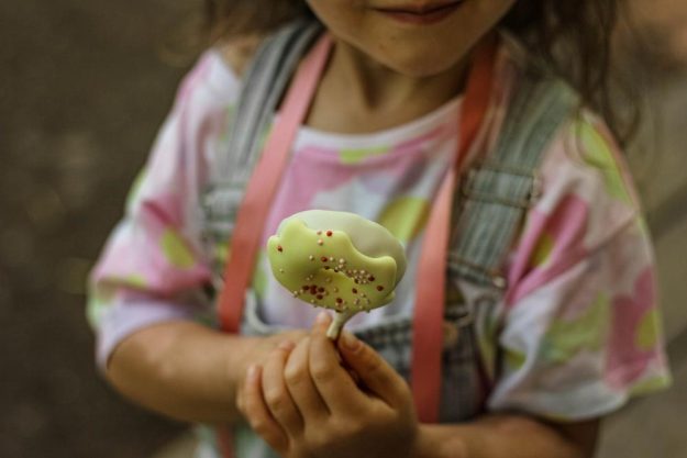 Kinder-Backkurs Mannheim: Kuchen am Stiel