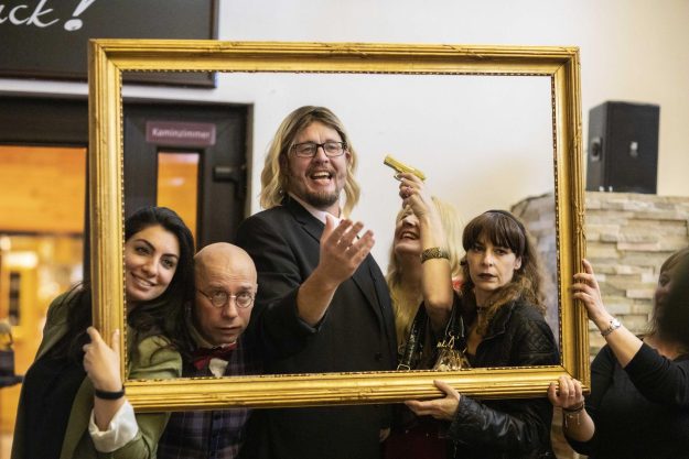 Krimidinner Berlin – Die Darsteller sind im Bilde