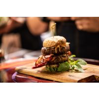 Grillkurs Mannheim – hoch gestapelter Burger