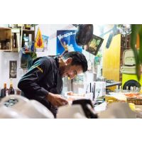 Online-kochkurs-Risotto-Raffaele bei der Arbeit