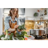 Veganer Kochkurs Berlin – Frau kocht