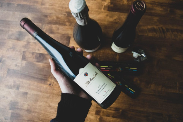 Wein- und Schokoladentasting@Home – Edelschokoladen verkosten zuhause