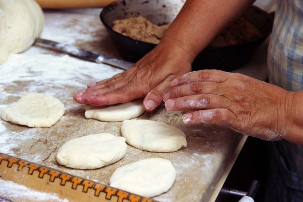 Afrikanischer Kochkurs Augsburg – Fladenbrote backen