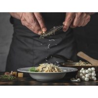 Mediterraner Kochkurs Augsburg – Parmesan reiben