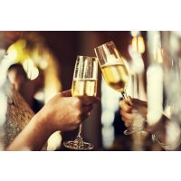 Weinprobe Augsburg – mit Sekt anstossen