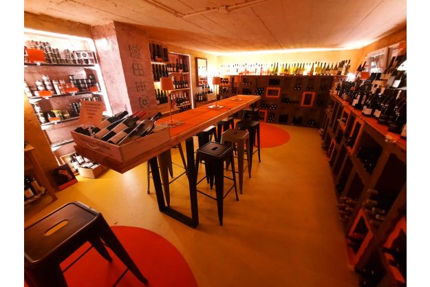 Der Tasting Table im WeinWohnZimmer