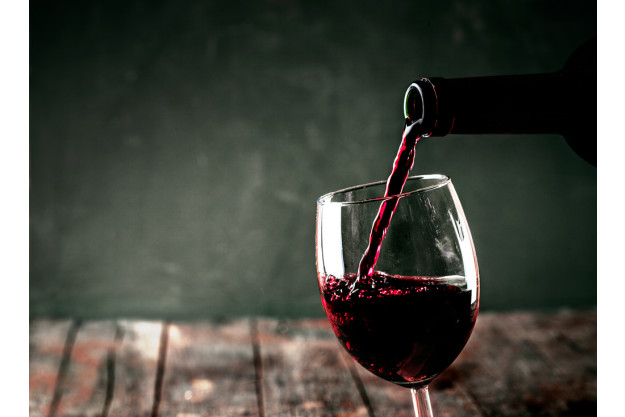 Geschenkgutschein Weinprobe – Einschenken