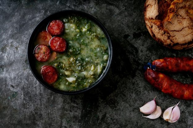 Portugiesischer Kochkurs Berlin – Grüne Suppe mit Chorizo