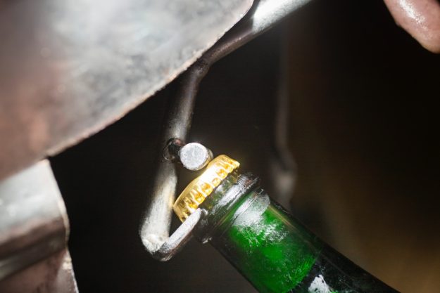 Weinprobe Stuttgart Sekt mit Kronkorken