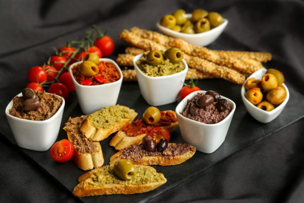 Genussreise Provence – Baguette mit Oliven-Tapenade