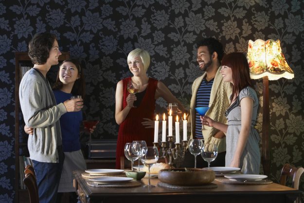 Krimidinner Allgäu – Freunde treffen sich zum Dinner