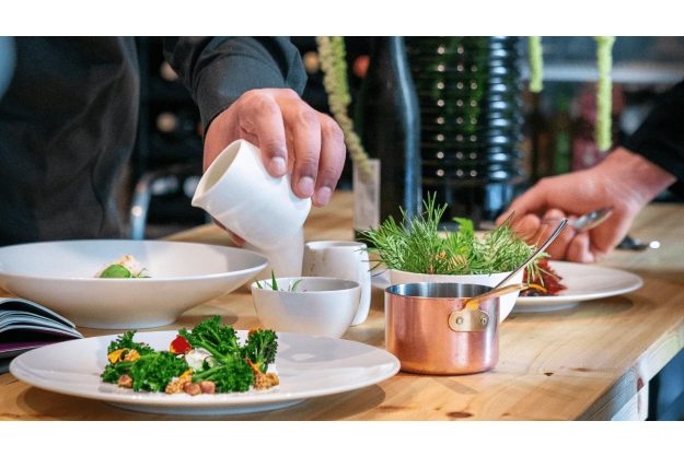 Mediterraner Kochkurs Berlin – anrichten