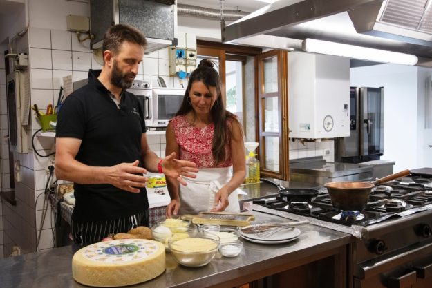 Schlemmertour durch Italien virtuelle Reise der beste Parmesan