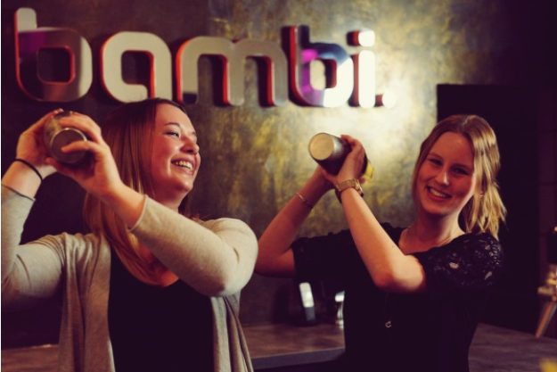 Cocktailkurs Paderborn - fröhliches Shaken