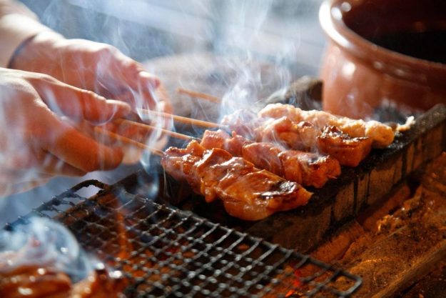 Japanischer Kochkurs Berlin – Yakitori-Spieße grillen
