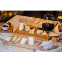 Weinseminar Frankfurt: große Käseplatte zum Tasting