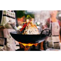 Asia-Kochkurs Berlin – den Wok schwenken