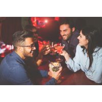 Cocktailkurs Essen – Freunde trinken Drinks