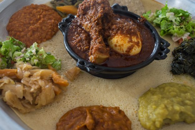 Kochkurs Online afrikanisch Injera und Soßen