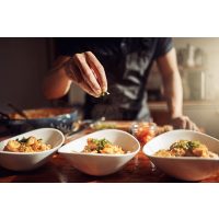 Asia-Kochkurs Herten – Essen anrichten