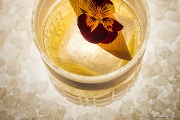 Cocktail-Tasting Stuttgart – Cocktail mit Blume