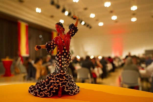 Erlebnisdinner Ingolstadt – Frau tanzt
