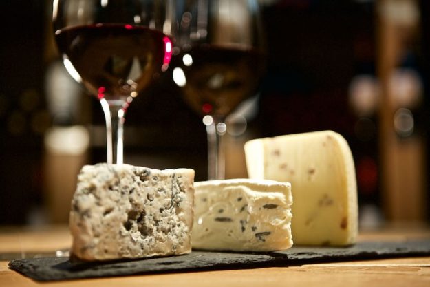 Wein + Käse Tasting