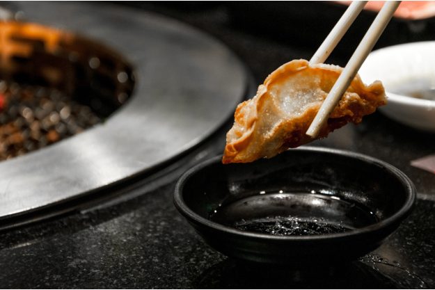 Japan-Kochkurs Hannover – Gyoza mit Stäbchen essen