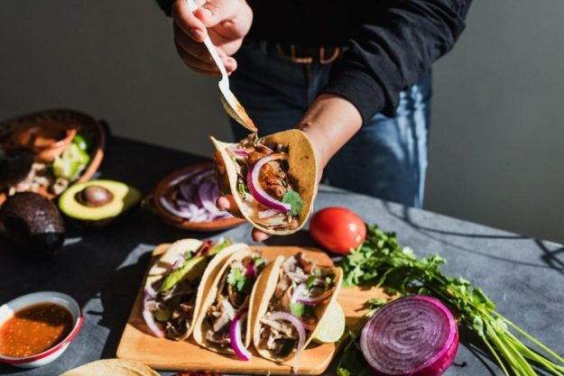 Mexikanischer Kochkurs Kitzingen – Tacos füllen