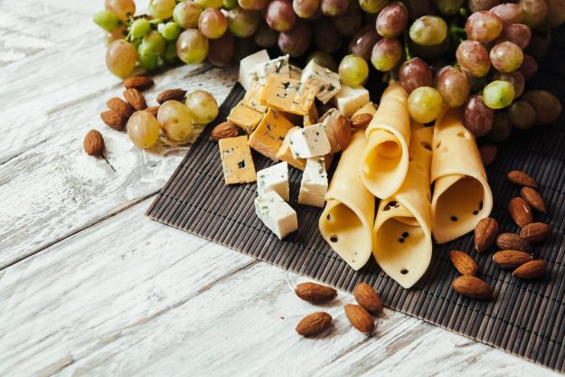 Schaumweinprobe Berlin – Käse und Trauben