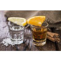 Cocktailkurs Berlin - brauner und weißer Tequila