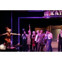 Erlebnisdinner Berlin – Ensemble auf der Bühne