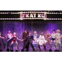 Erlebnisdinner Berlin – Ensemble auf der großen Bühne