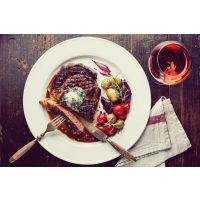 Krimidinner-Gutschein – Zartes Steak und Rotwein