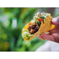 mexikanischer Kochkurs Berlin: Taco in der Hand