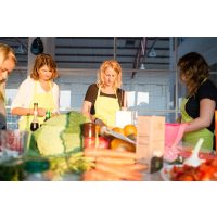 weihnachtlicher Kochkurs Berlin - Frauen kochen zusammen