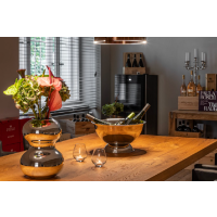 Weinprobe Berlin im schönen Atelier Wein genießen