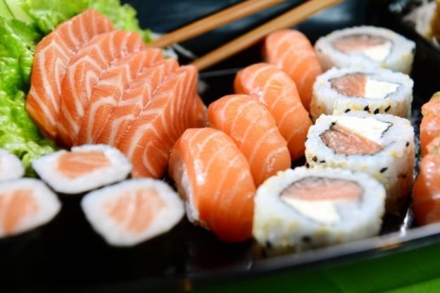 Japanischer Kochkurs Stuttgart – Sushi-Nigiri und Sashimi mit Fisch und frischem Wasabi