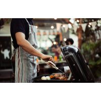 Grillkurs Frankfurt – Mann am Grill