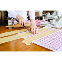 Italienischer Kochkurs Wiesbaden – Lasagneplatten schneiden