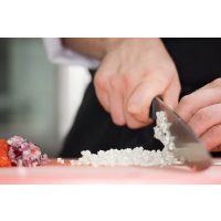 Regionaler Kochkurs Wiesbaden – Zwiebeln hacken