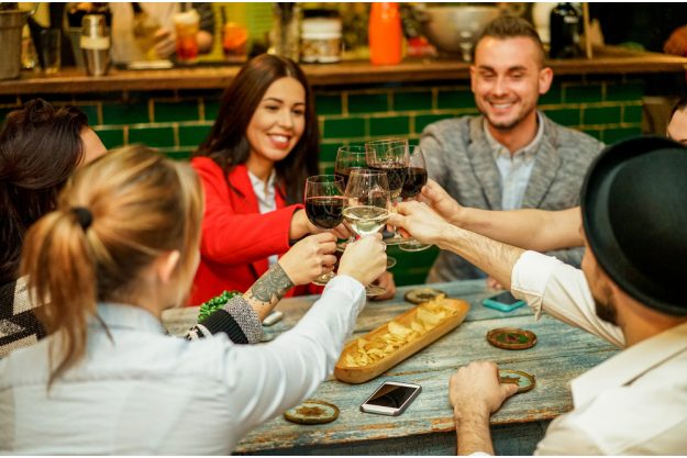 Kulinarische Stadtführung Frankfurt – Freunde essen in Frankfurt