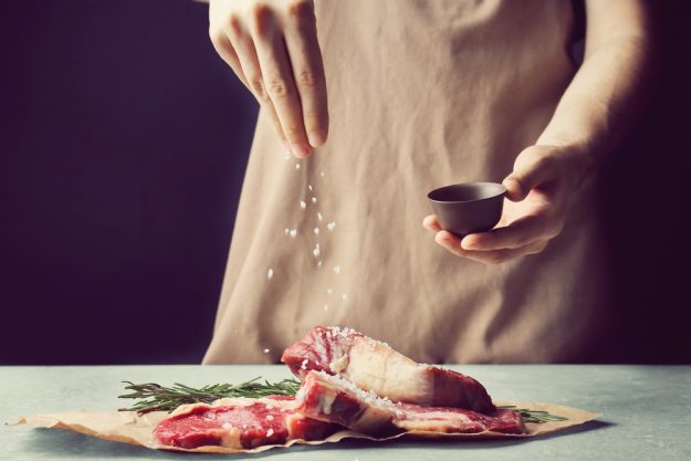 Männerkochkurs Frankfurt – Fleisch würzen