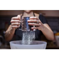 Backkurs in Augsburg – Mehl sieben