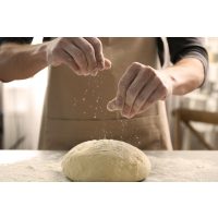 Backkurs in Augsburg – Teig bemehlen