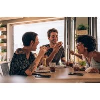 Burger-Kochkurs online – Freunde essen Burger
